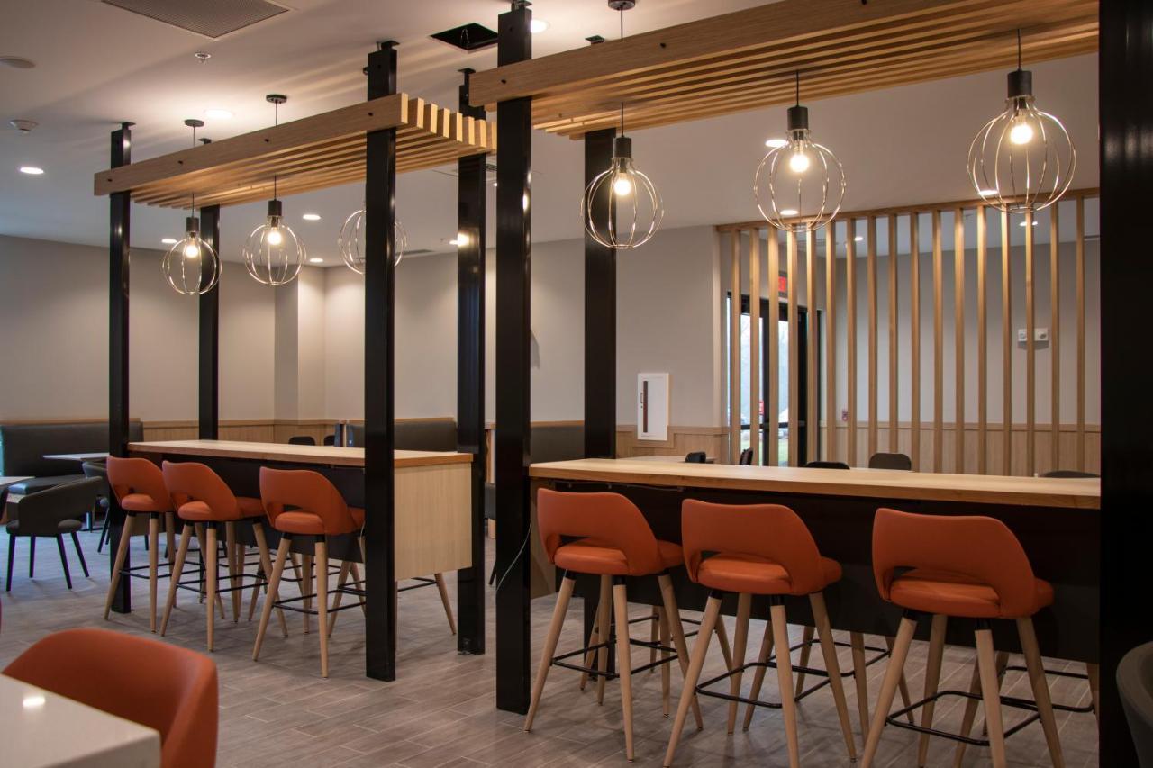 Holiday Inn - Kansas City - Northeast By Ihg מראה חיצוני תמונה