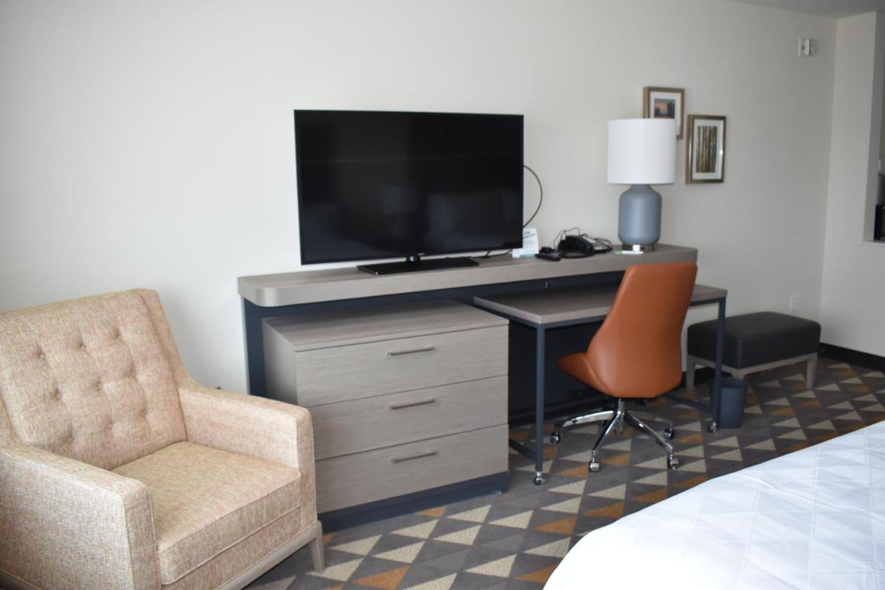 Holiday Inn - Kansas City - Northeast By Ihg מראה חיצוני תמונה
