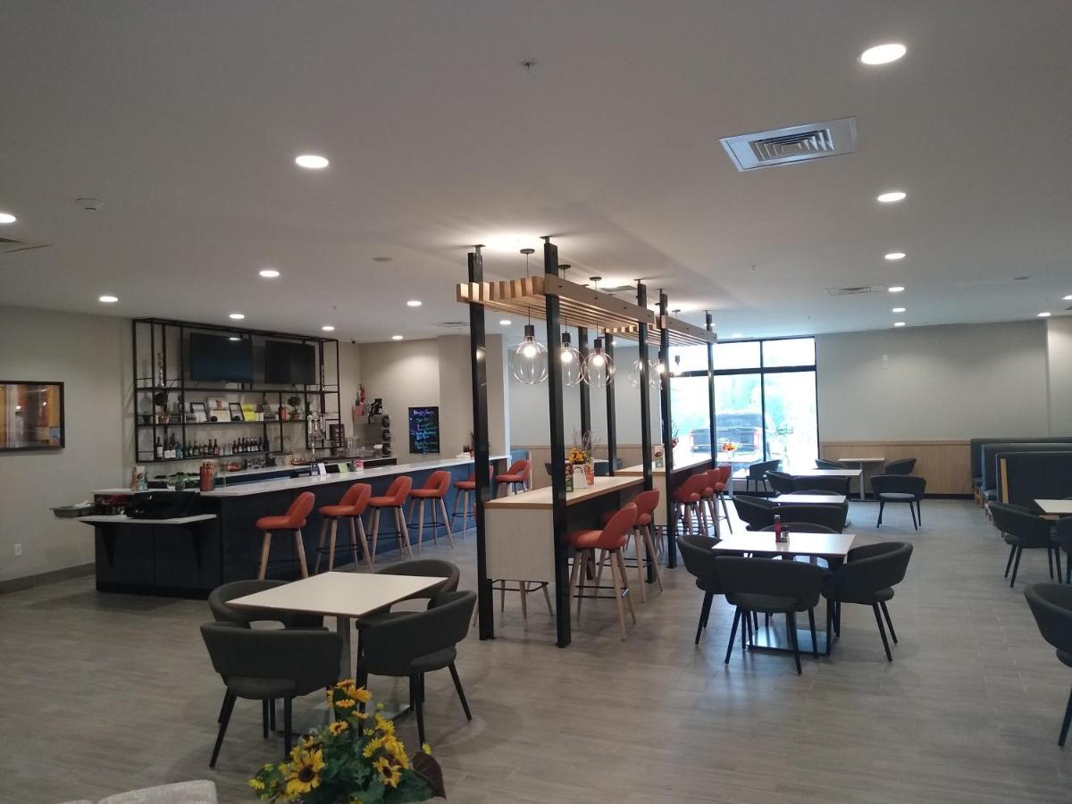 Holiday Inn - Kansas City - Northeast By Ihg מראה חיצוני תמונה