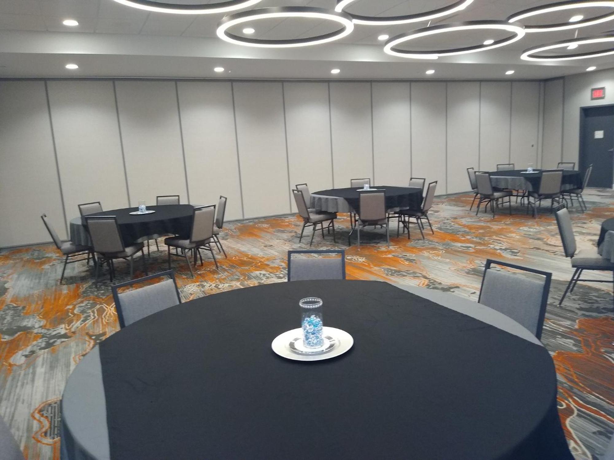 Holiday Inn - Kansas City - Northeast By Ihg מראה חיצוני תמונה